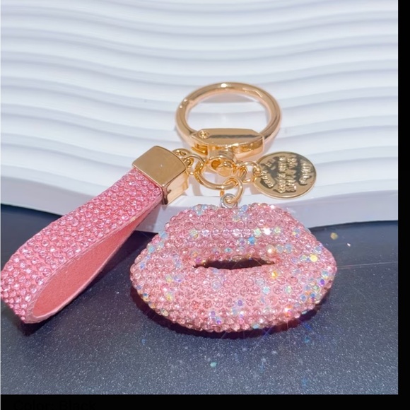 Sparkling Lip Keychains - Picture 5 of 8